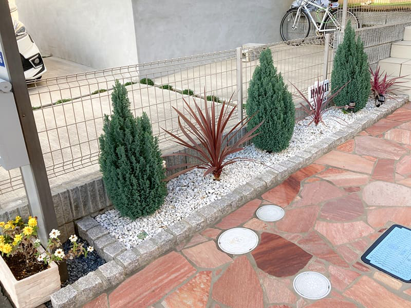 エクステリア工事(玄関先のミニガーデン)